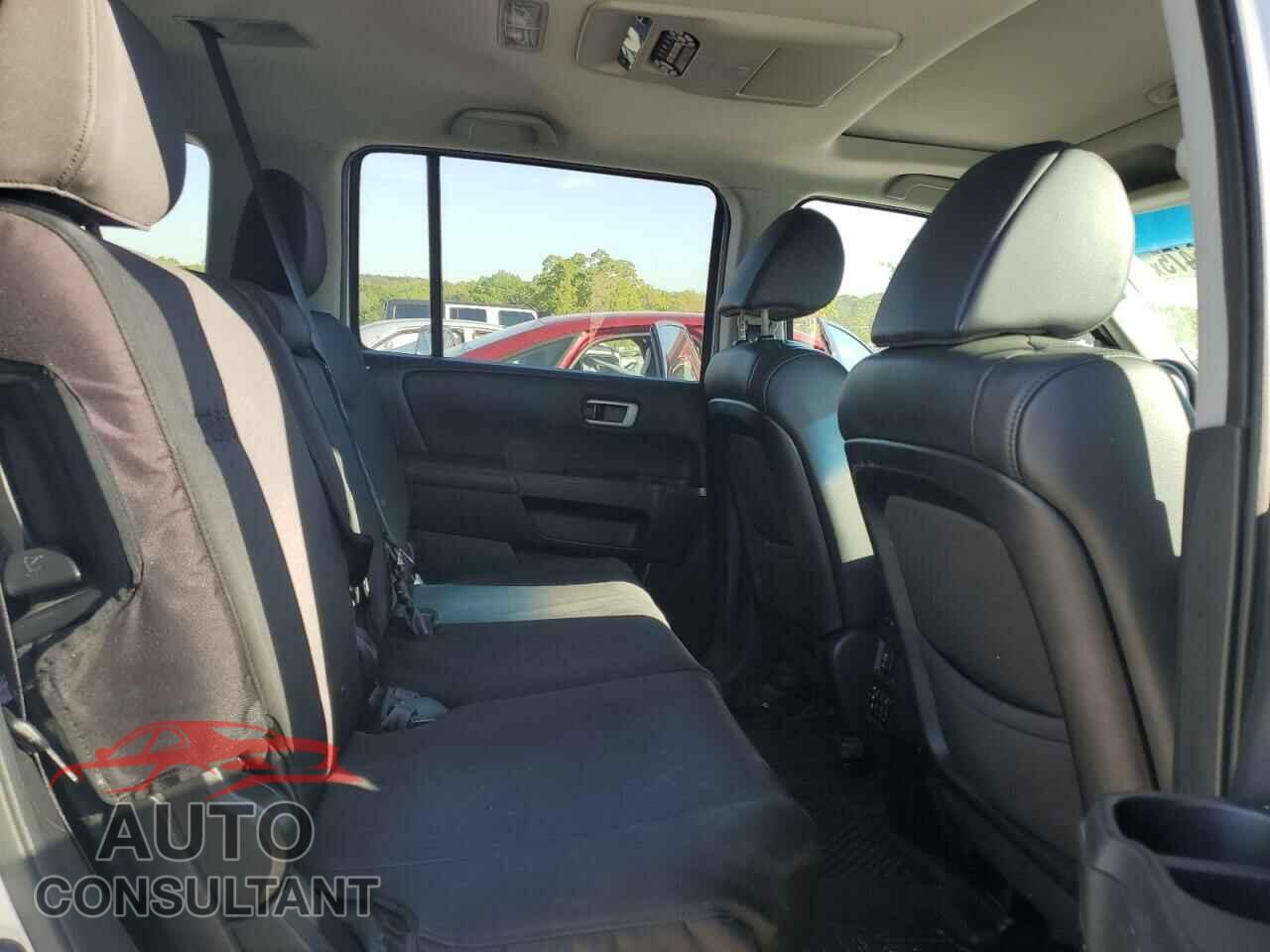 HONDA PILOT 2014 - 5FNYF3H6XEB017828