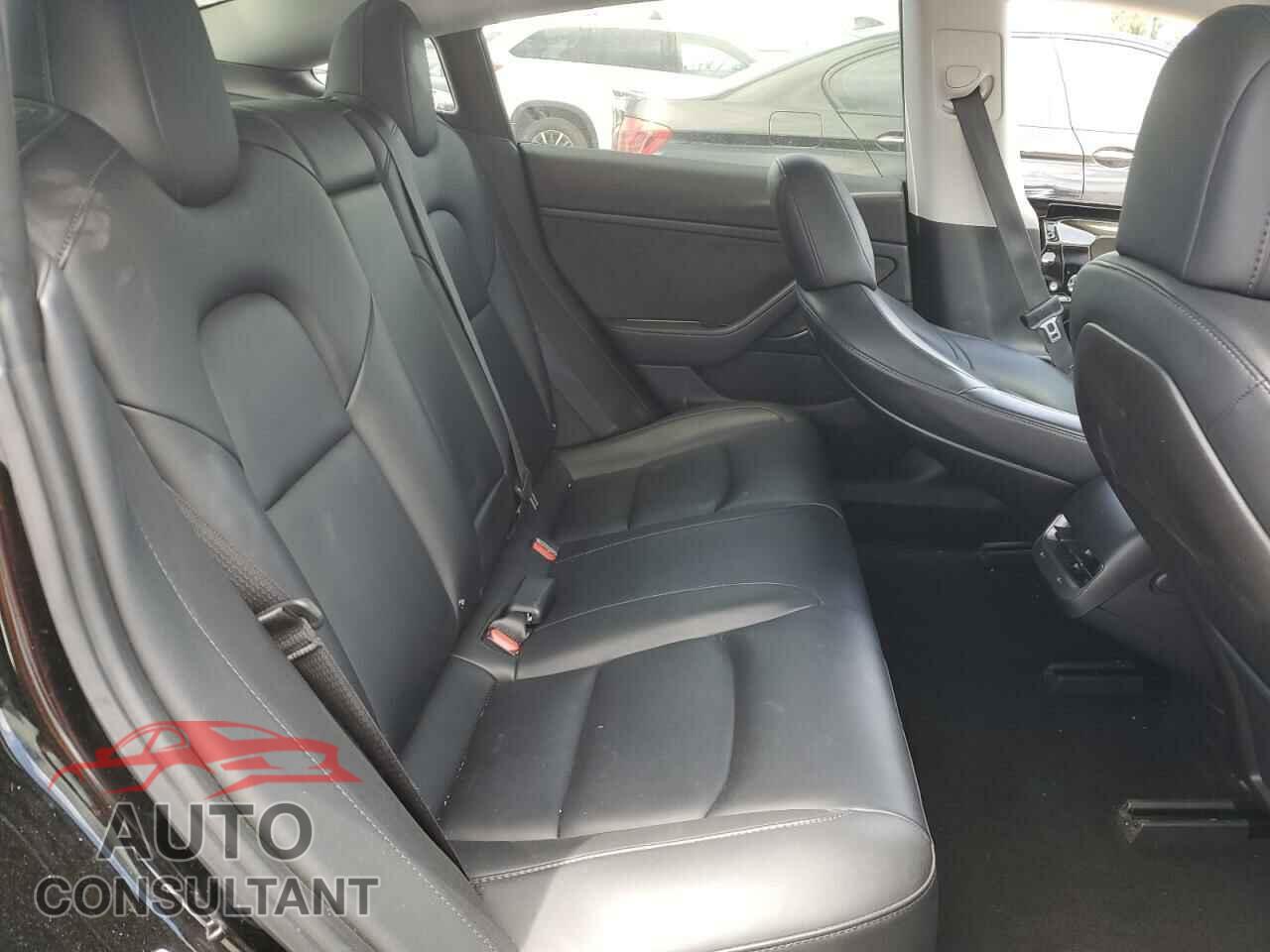 TESLA MODEL 3 2018 - 5YJ3E1EA8JF152097