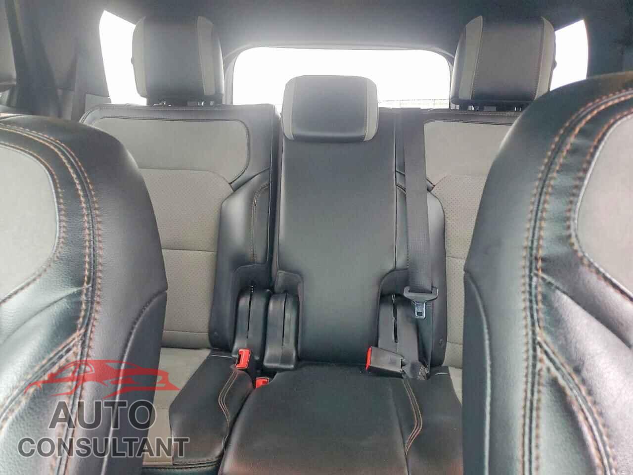 FORD EXPLORER 2017 - 1FM5K8D88HGD11110