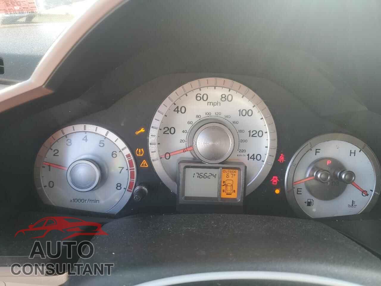 HONDA PILOT 2011 - 5FNYF4H58BB035172