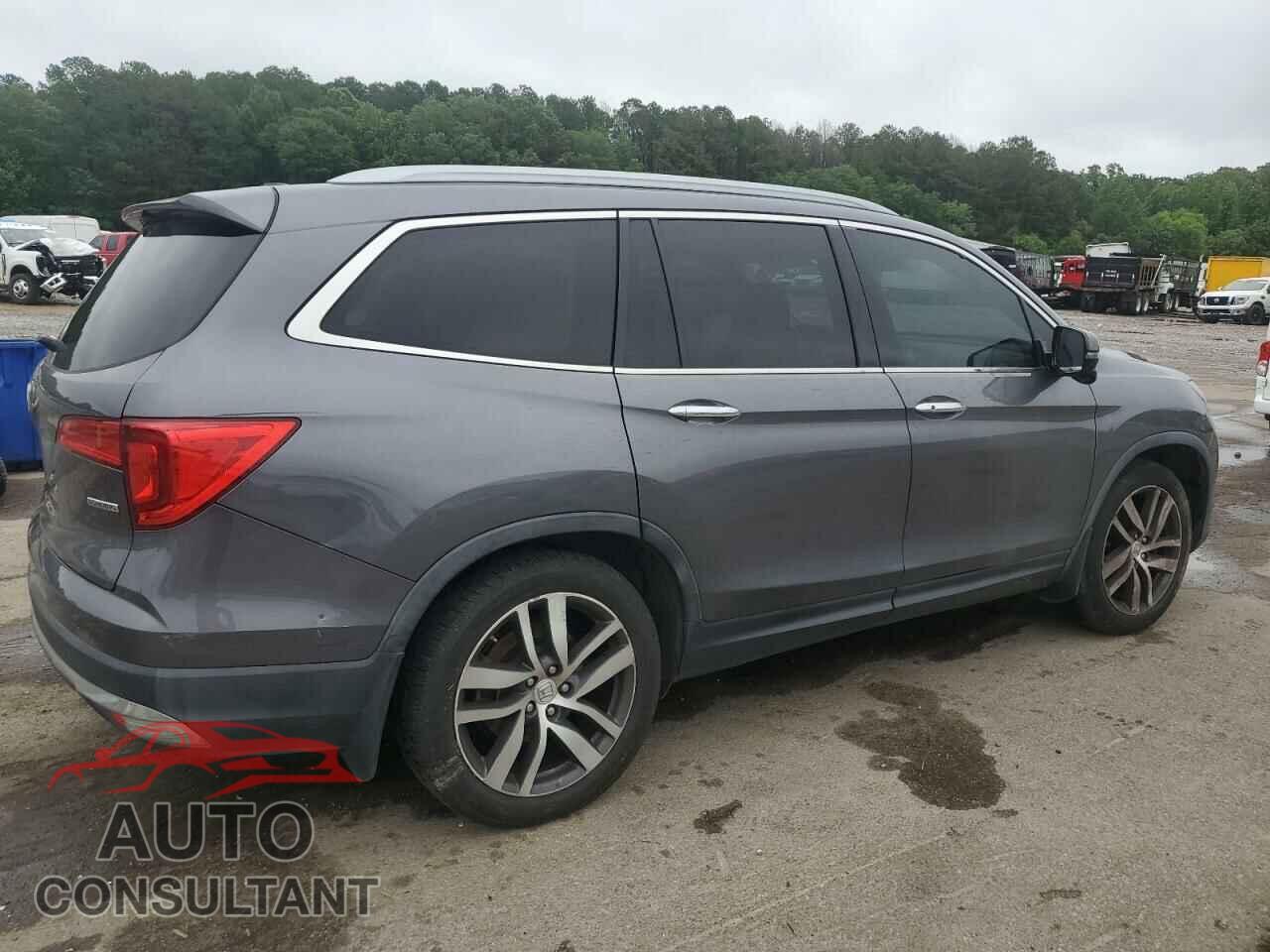 HONDA PILOT 2016 - 5FNYF5H99GB038954