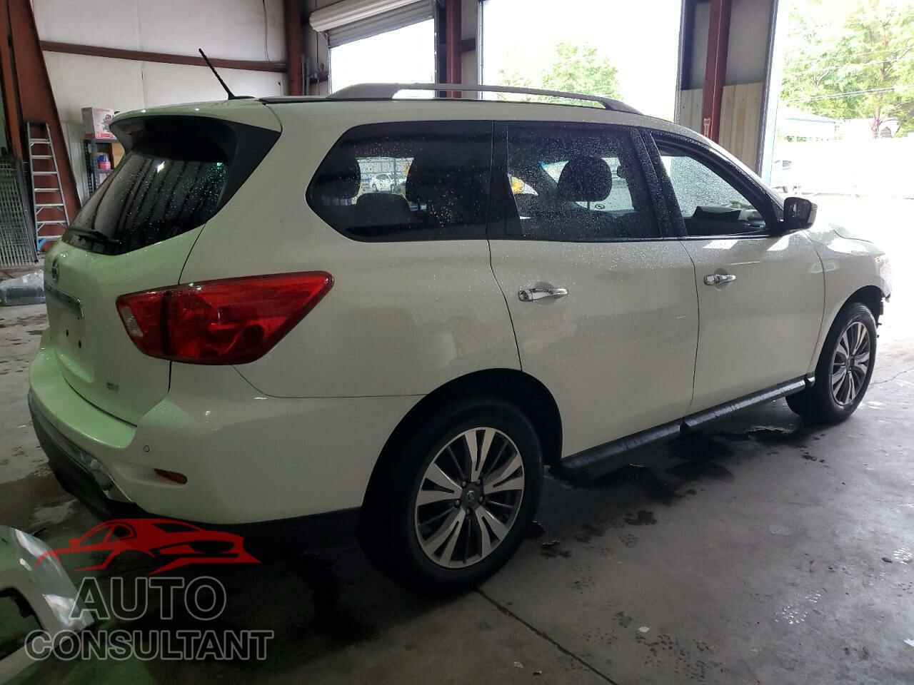 NISSAN PATHFINDER 2017 - 5N1DR2MN3HC648978