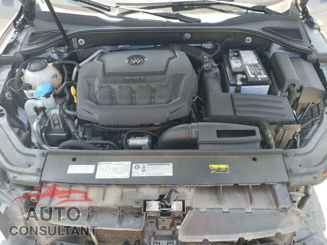 VOLKSWAGEN PASSAT 2018 - 1VWBA7A38JC034126