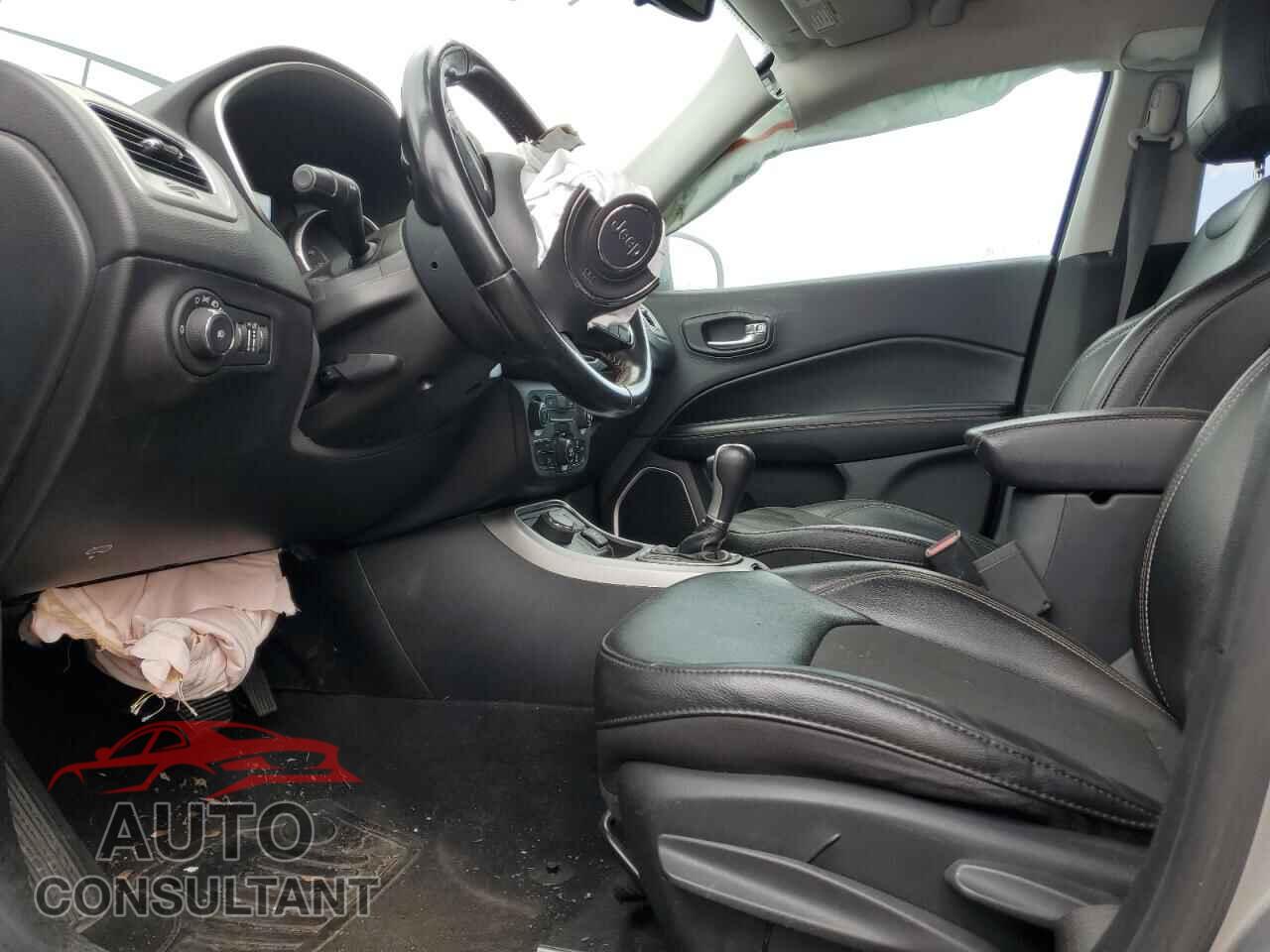JEEP COMPASS 2020 - 3C4NJDBB8LT135565