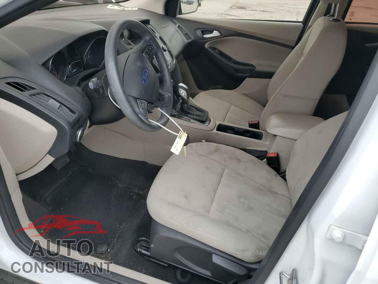FORD FOCUS 2015 - 1FADP3F26FL351077