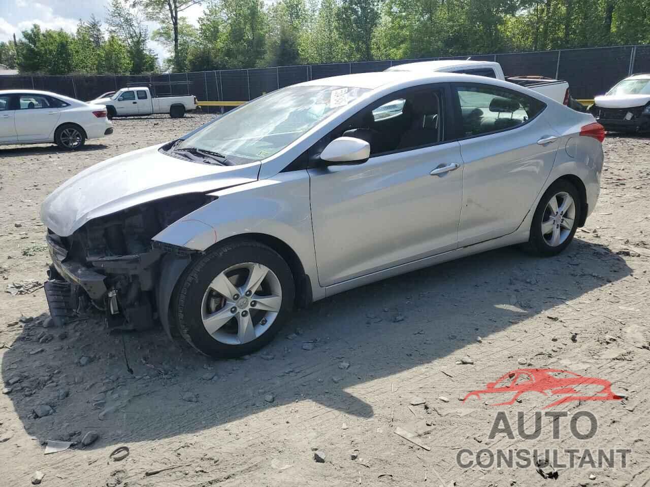 HYUNDAI ELANTRA 2013 - KMHDH4AE3DU748053