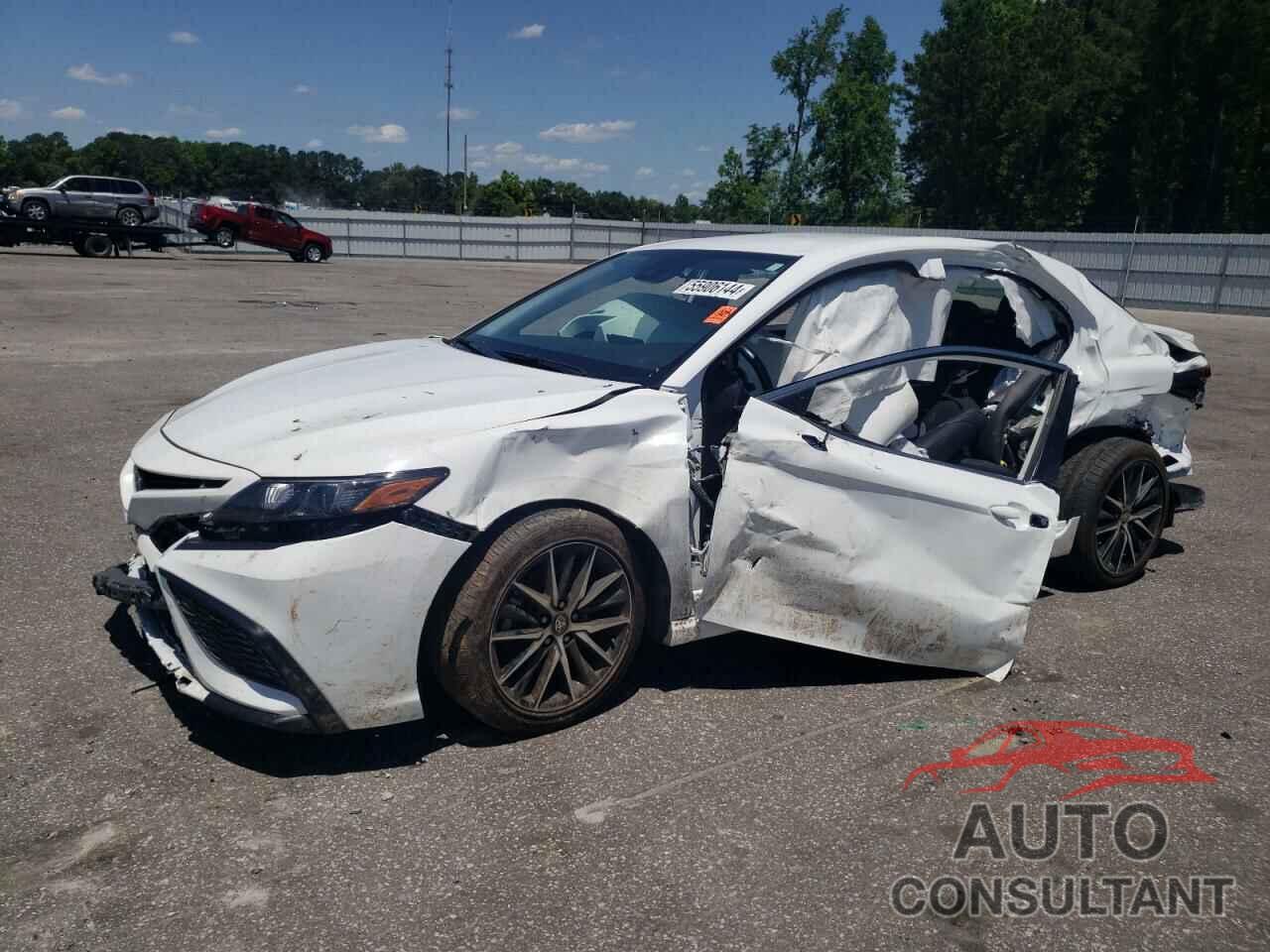 TOYOTA CAMRY 2022 - 4T1G11AK1NU640831