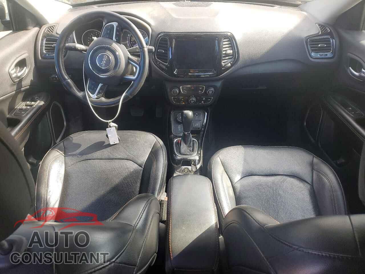 JEEP COMPASS 2019 - 3C4NJDCB9KT742104