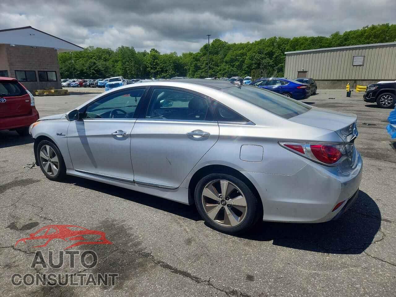 HYUNDAI SONATA 2011 - KMHEC4A40BA018433
