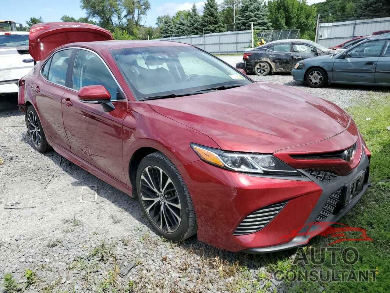 TOYOTA CAMRY 2018 - 4T1B11HK2JU643635