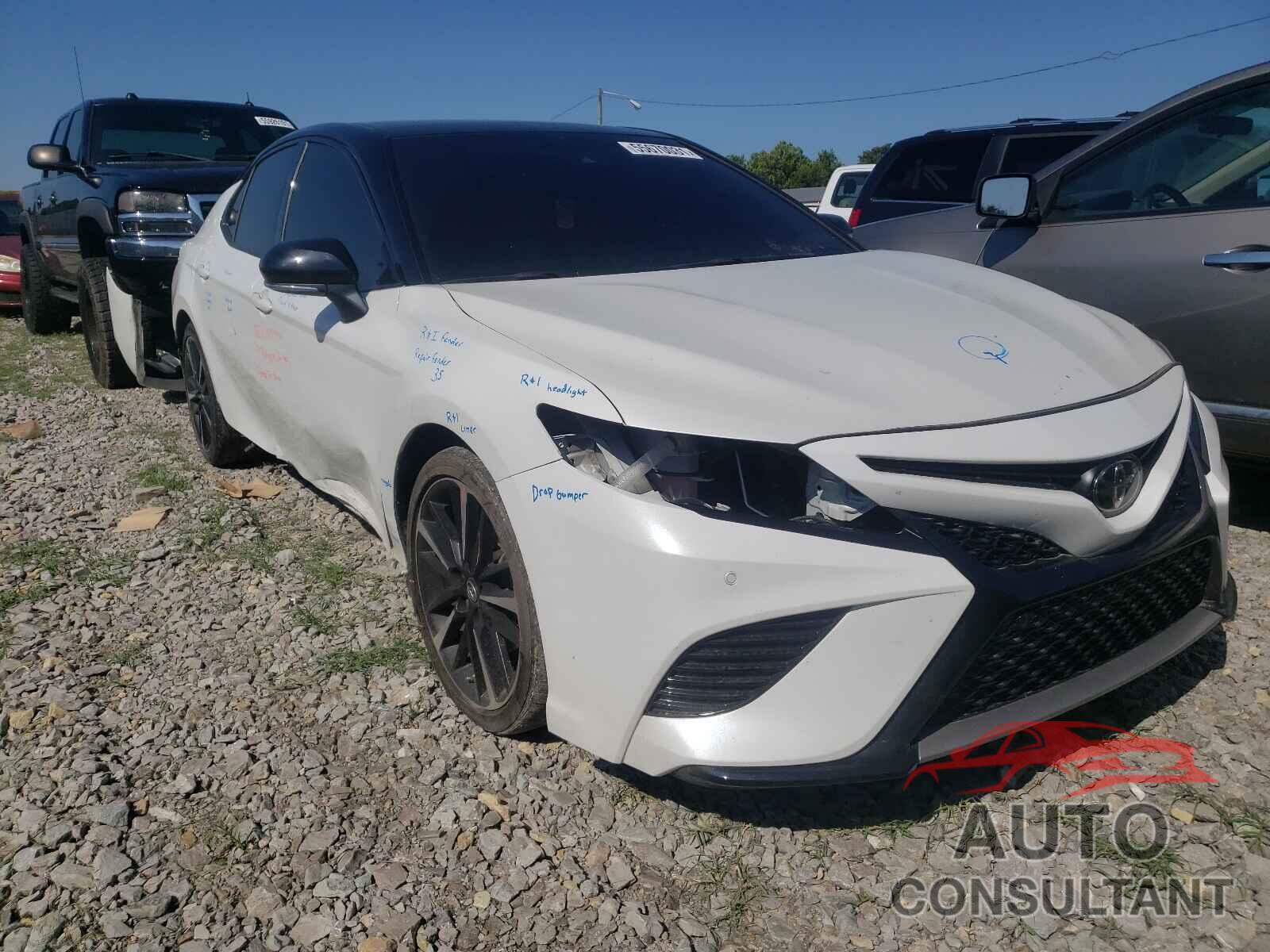 TOYOTA CAMRY 2018 - 4T1B61HK1JU120981