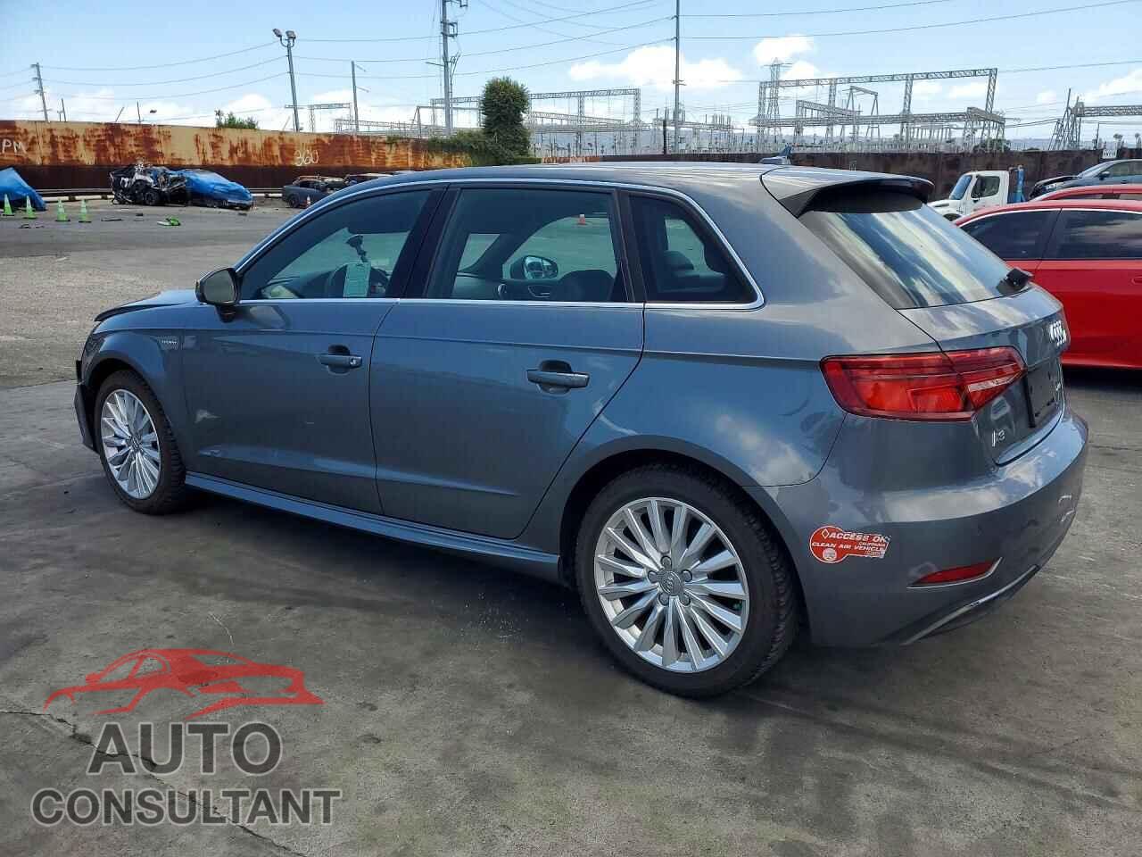 AUDI A3 2017 - WAUTPBFF9HA059180