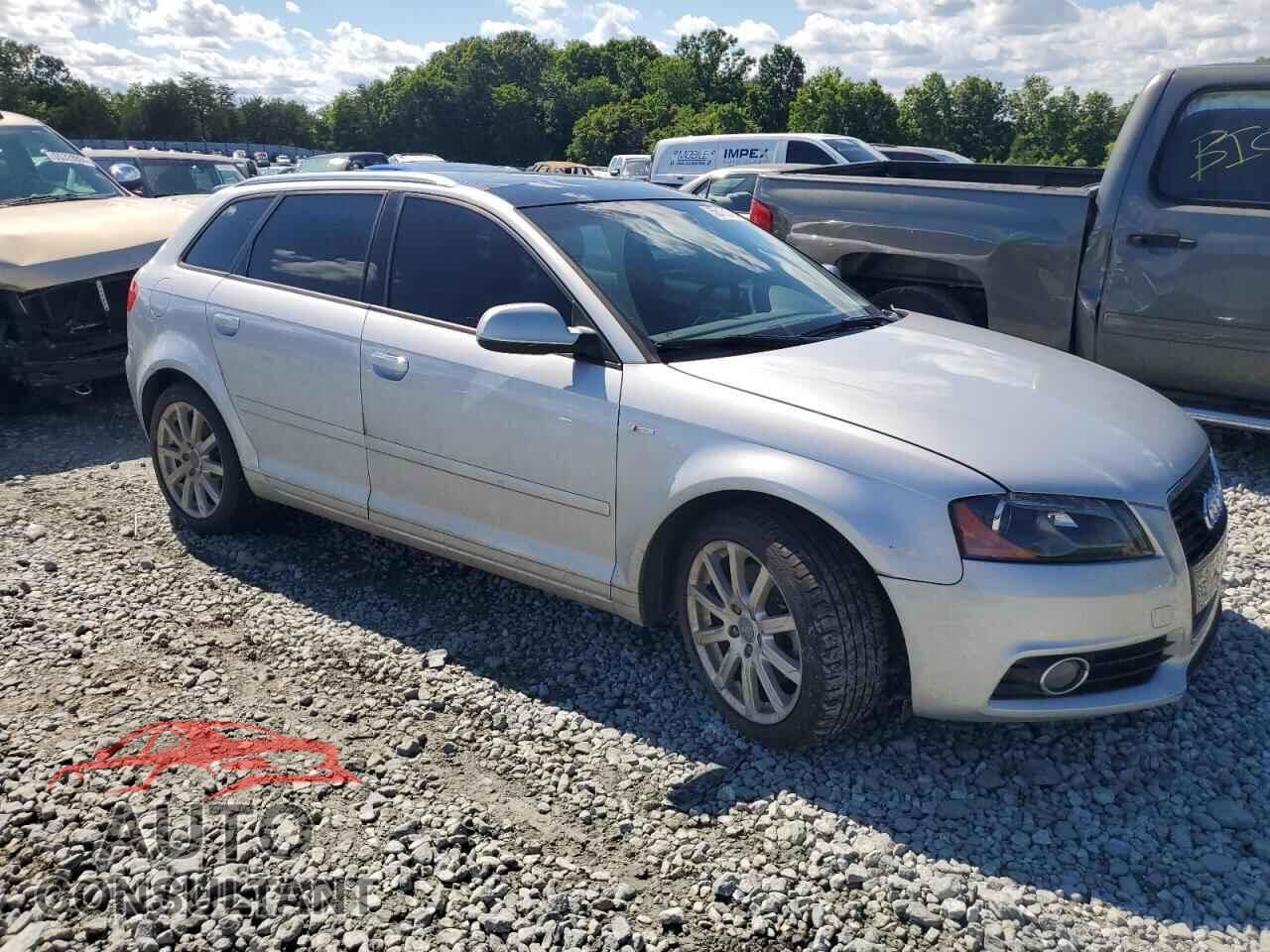 AUDI A3 2013 - WAUMFAFM5DA030673