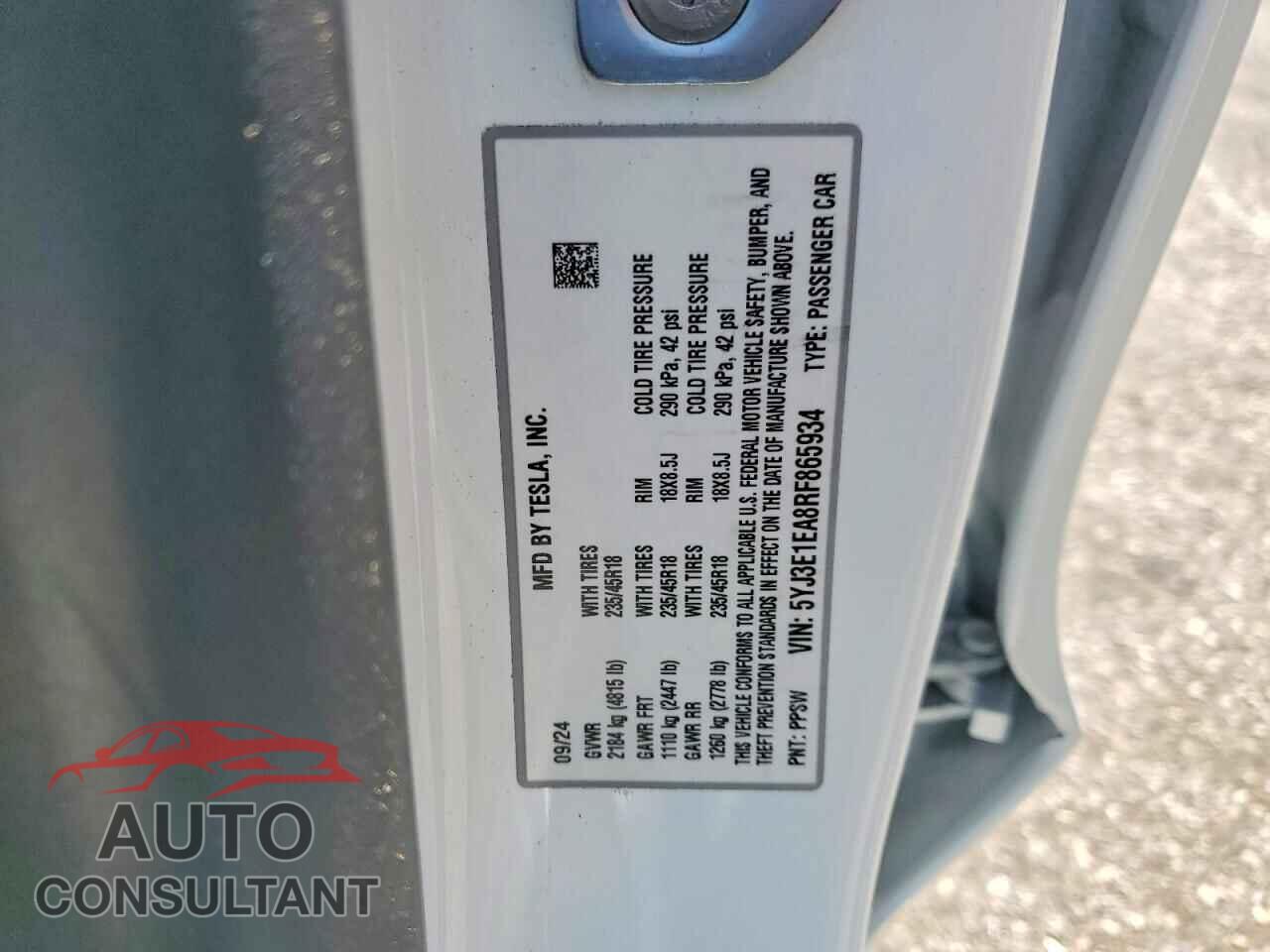 TESLA MODEL 3 2024 - 5YJ3E1EA8RF865934