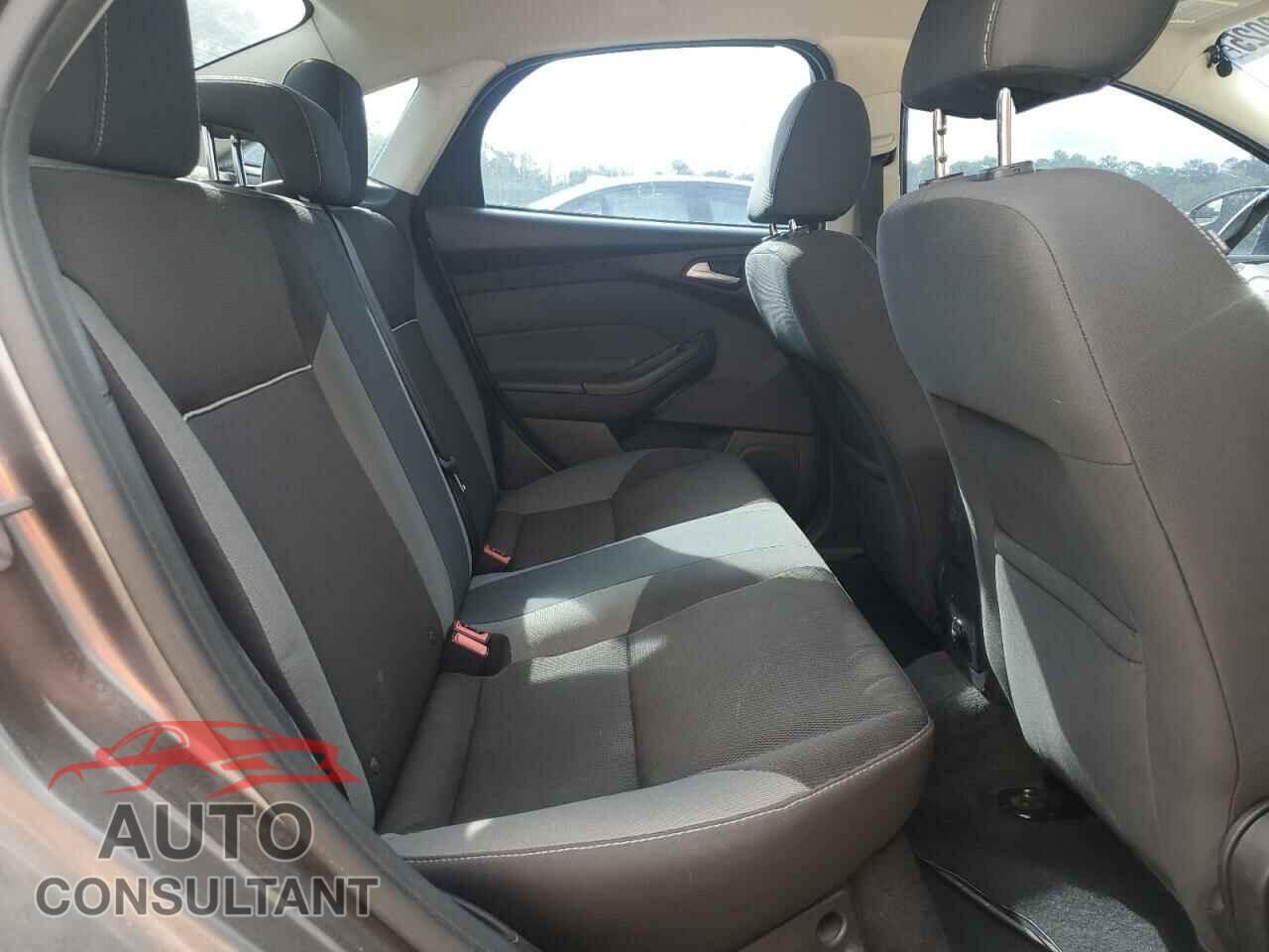 FORD FOCUS 2014 - 1FADP3F24EL298247