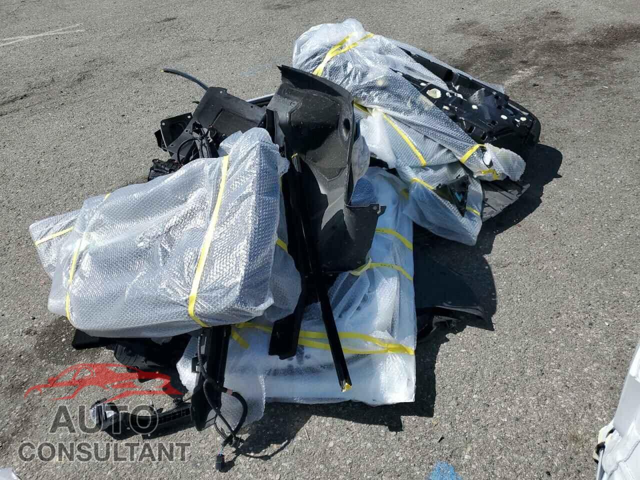 TESLA MODEL 3 2024 - 5YJ3E1EA2RF744557