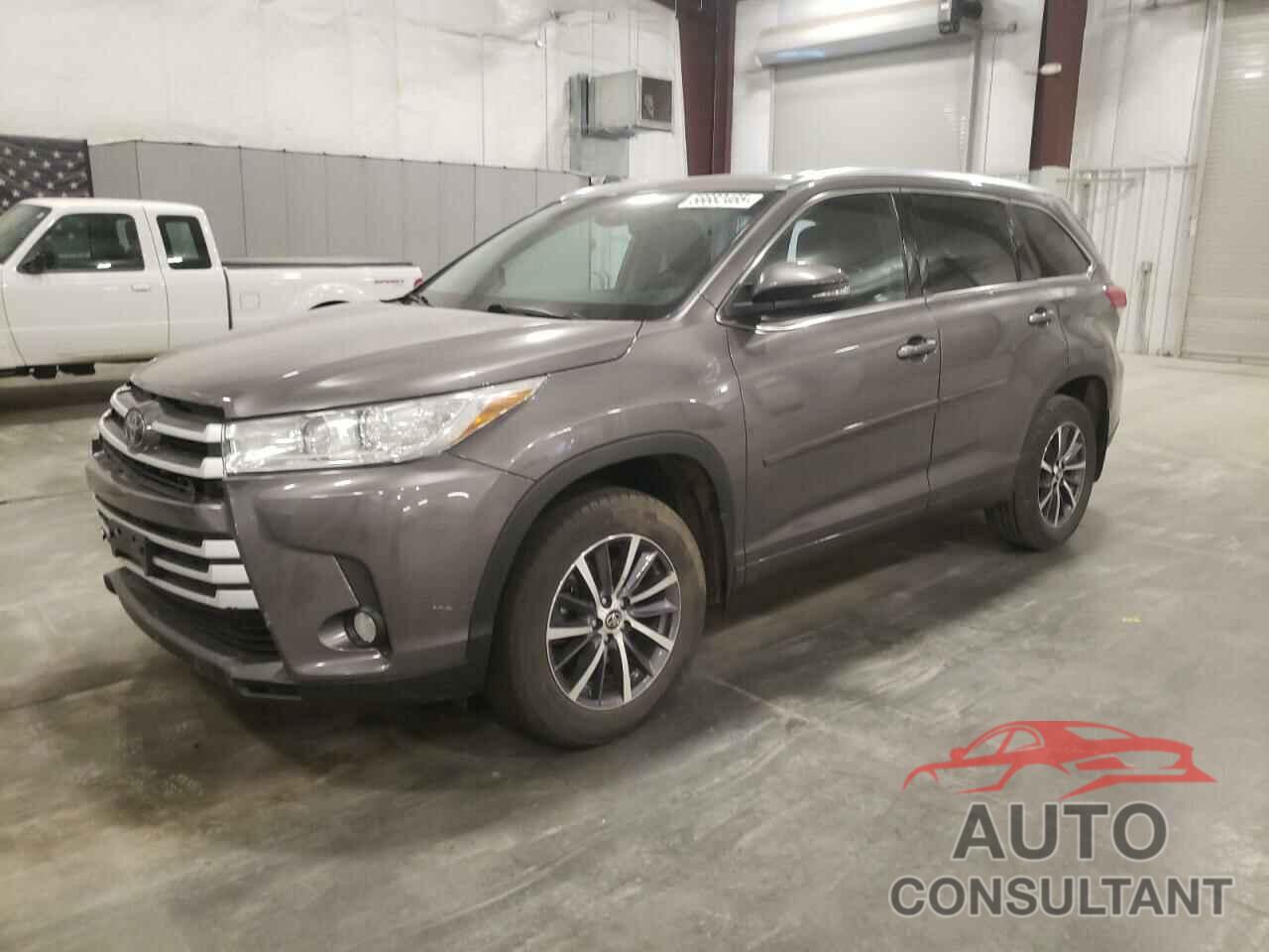 TOYOTA HIGHLANDER 2018 - 5TDJZRFH8JS528329