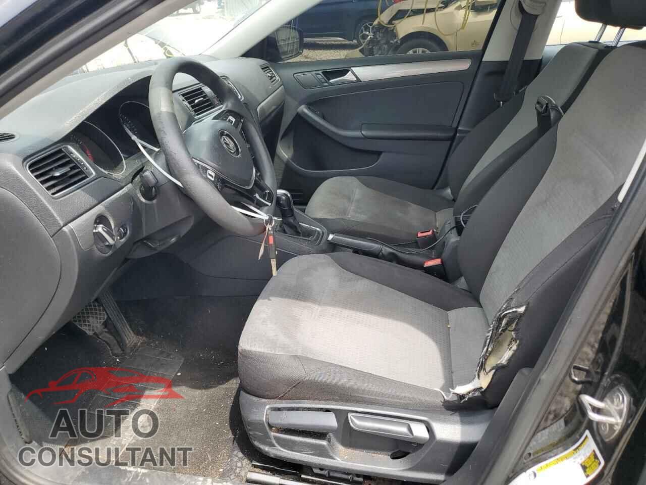 VOLKSWAGEN JETTA 2017 - 3VW2B7AJ8HM381136