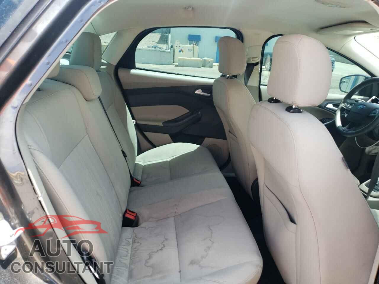 FORD FOCUS 2015 - 1FADP3F25FL314196