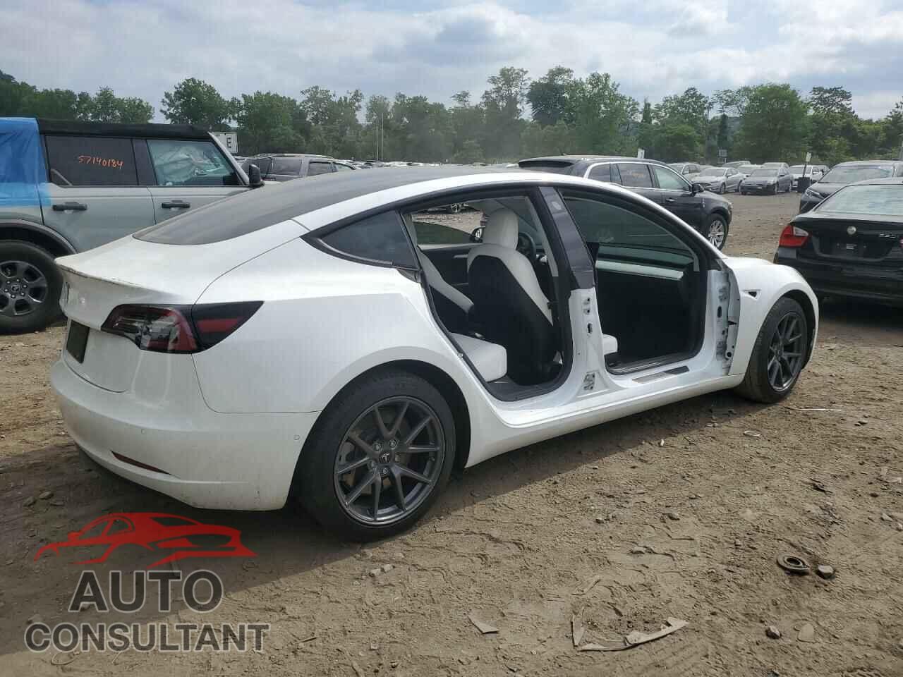 TESLA MODEL 3 2021 - 5YJ3E1EA4MF018563