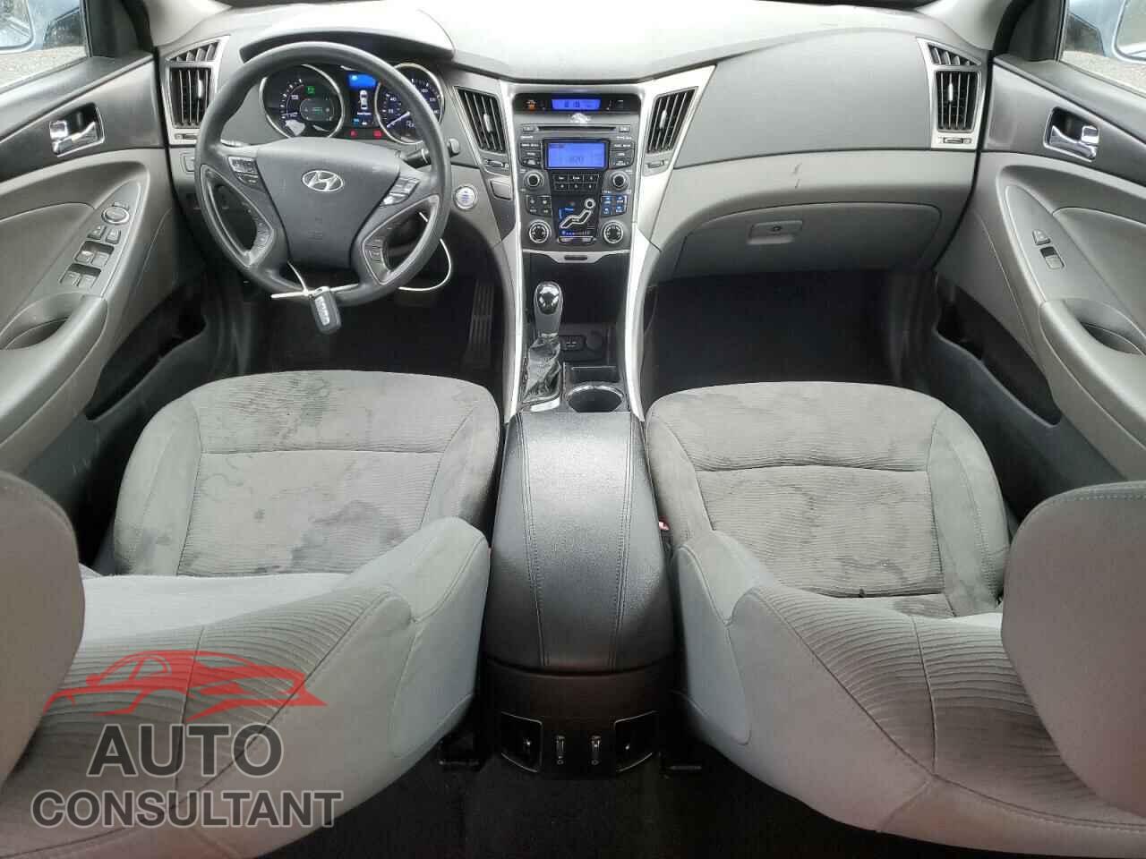 HYUNDAI SONATA 2012 - KMHEC4A41CA024260