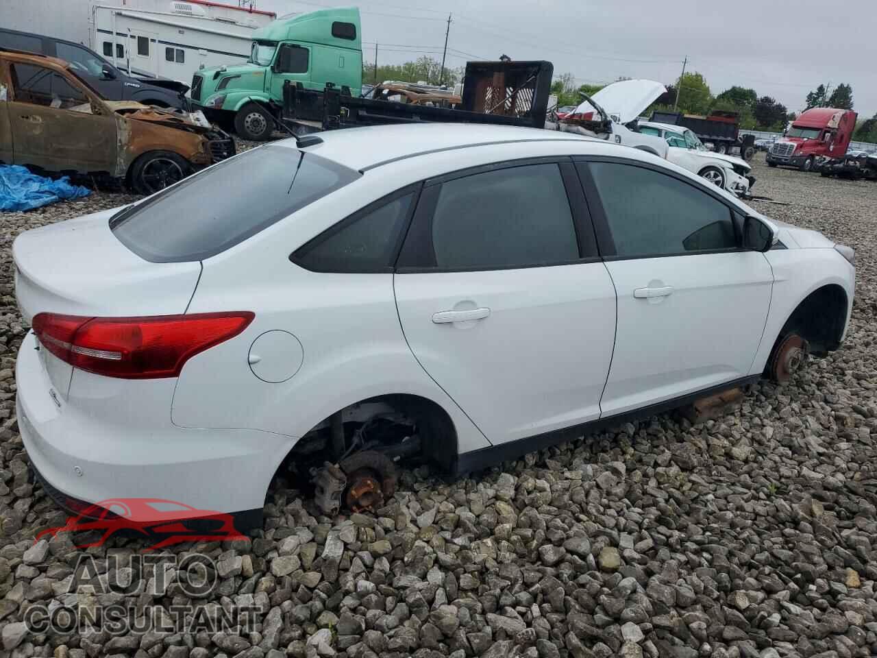 FORD FOCUS 2016 - 1FADP3F23GL278123