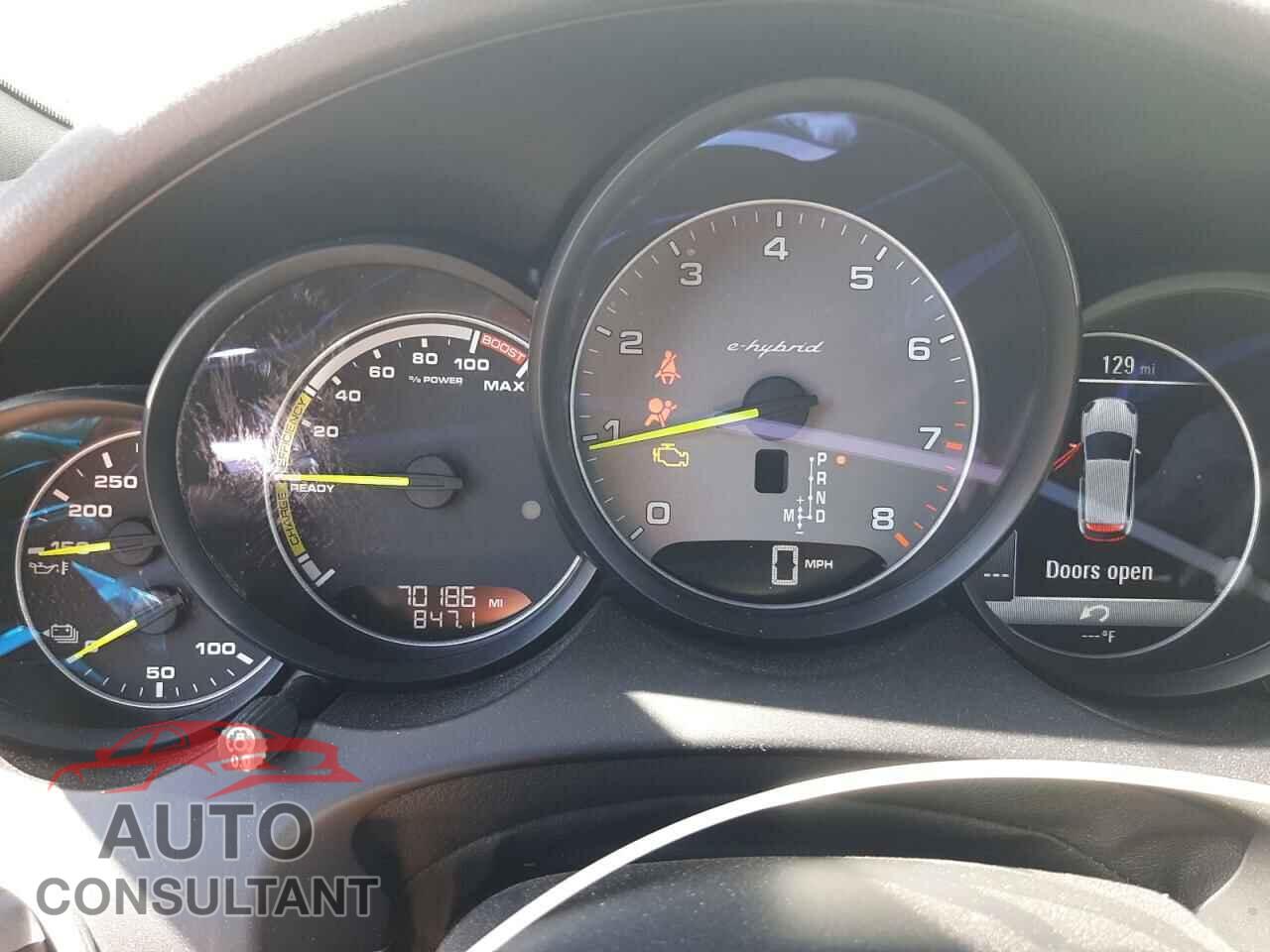 PORSCHE CAYENNE 2017 - WP1AE2A23HLA75950