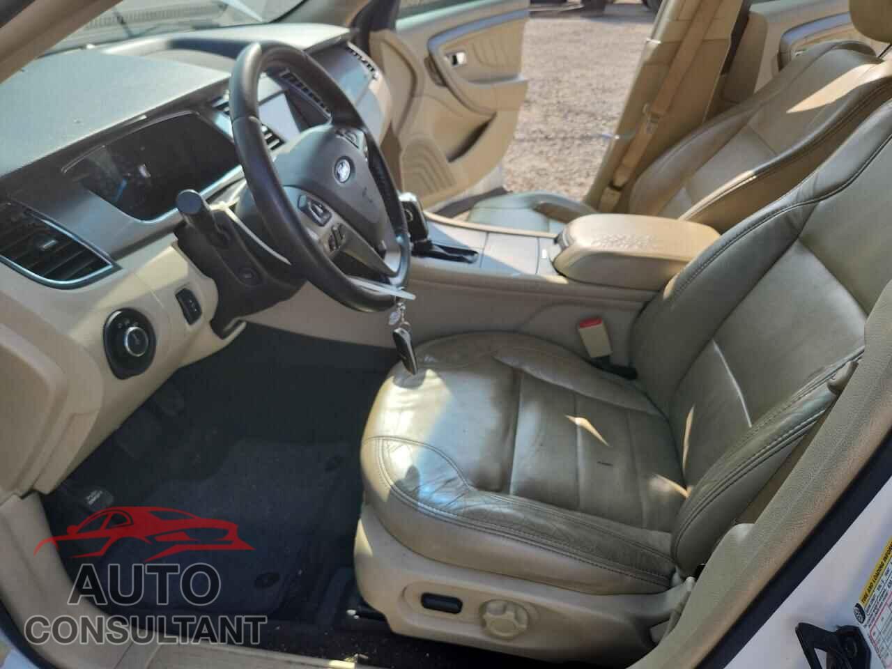 FORD TAURUS 2017 - 1FAHP2E83HG111630