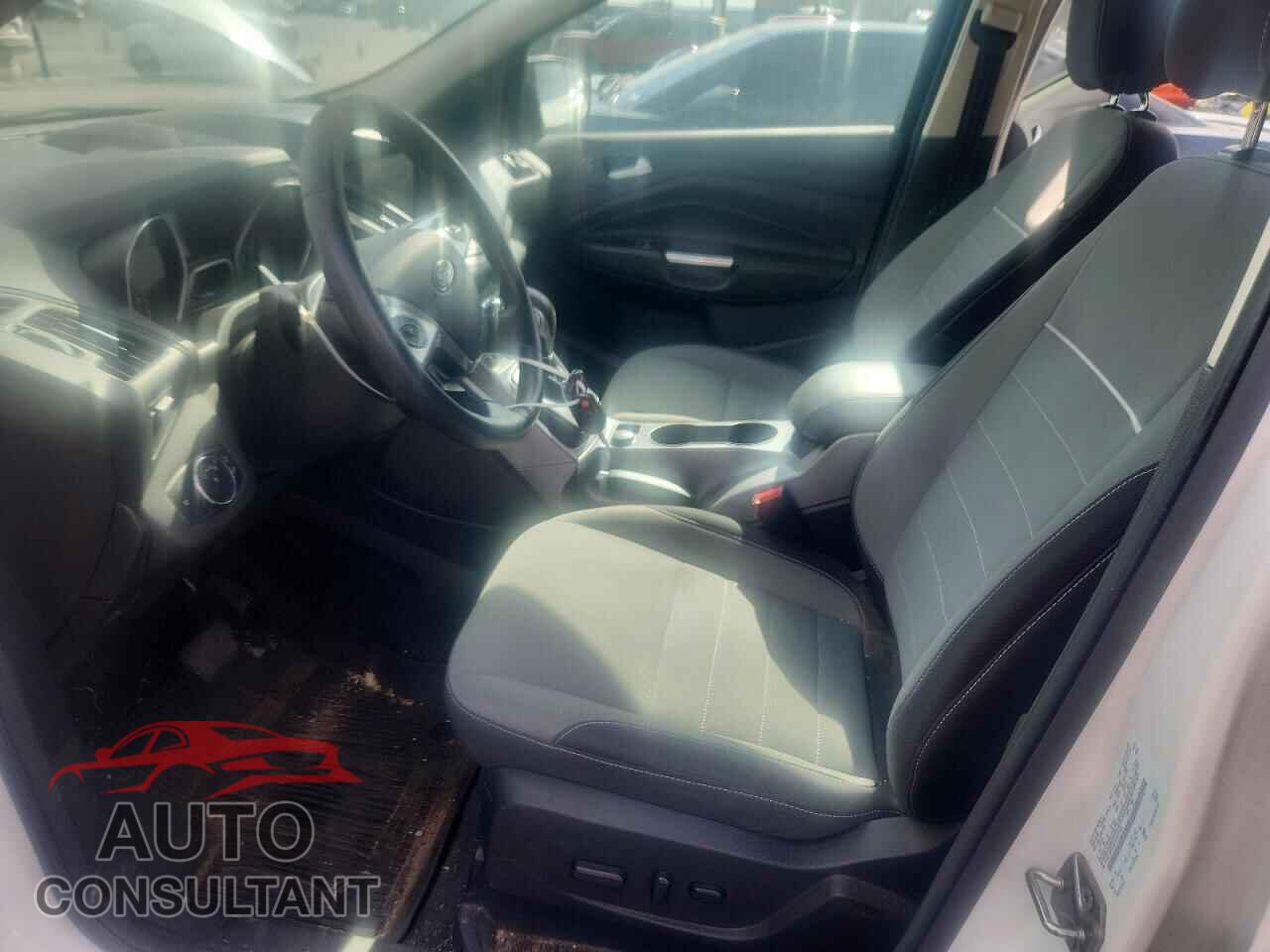 FORD ESCAPE 2015 - 1FMCU0GX2FUA45149