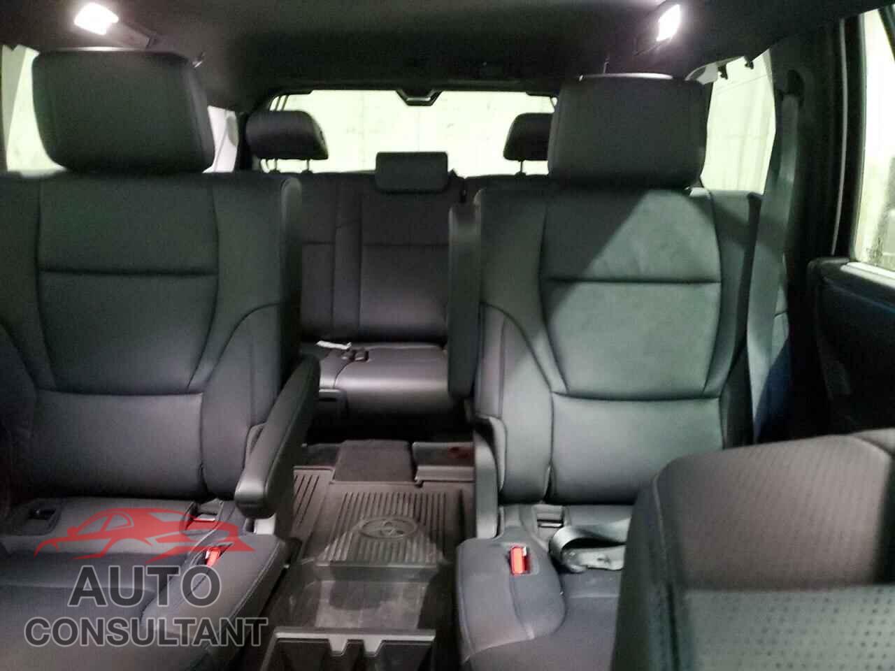 TOYOTA SEQUOIA 2024 - 7SVAAABA1RX036626