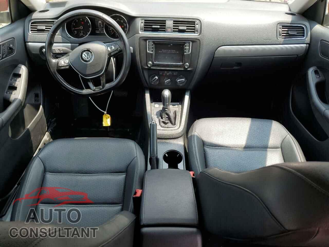 VOLKSWAGEN JETTA 2017 - 3VWDB7AJ8HM220066