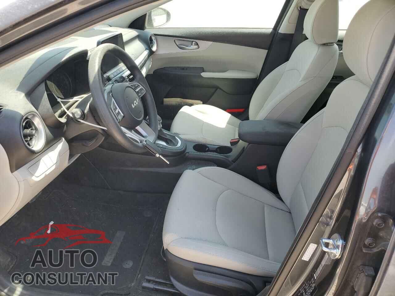 KIA FORTE 2023 - 3KPF24AD4PE507255
