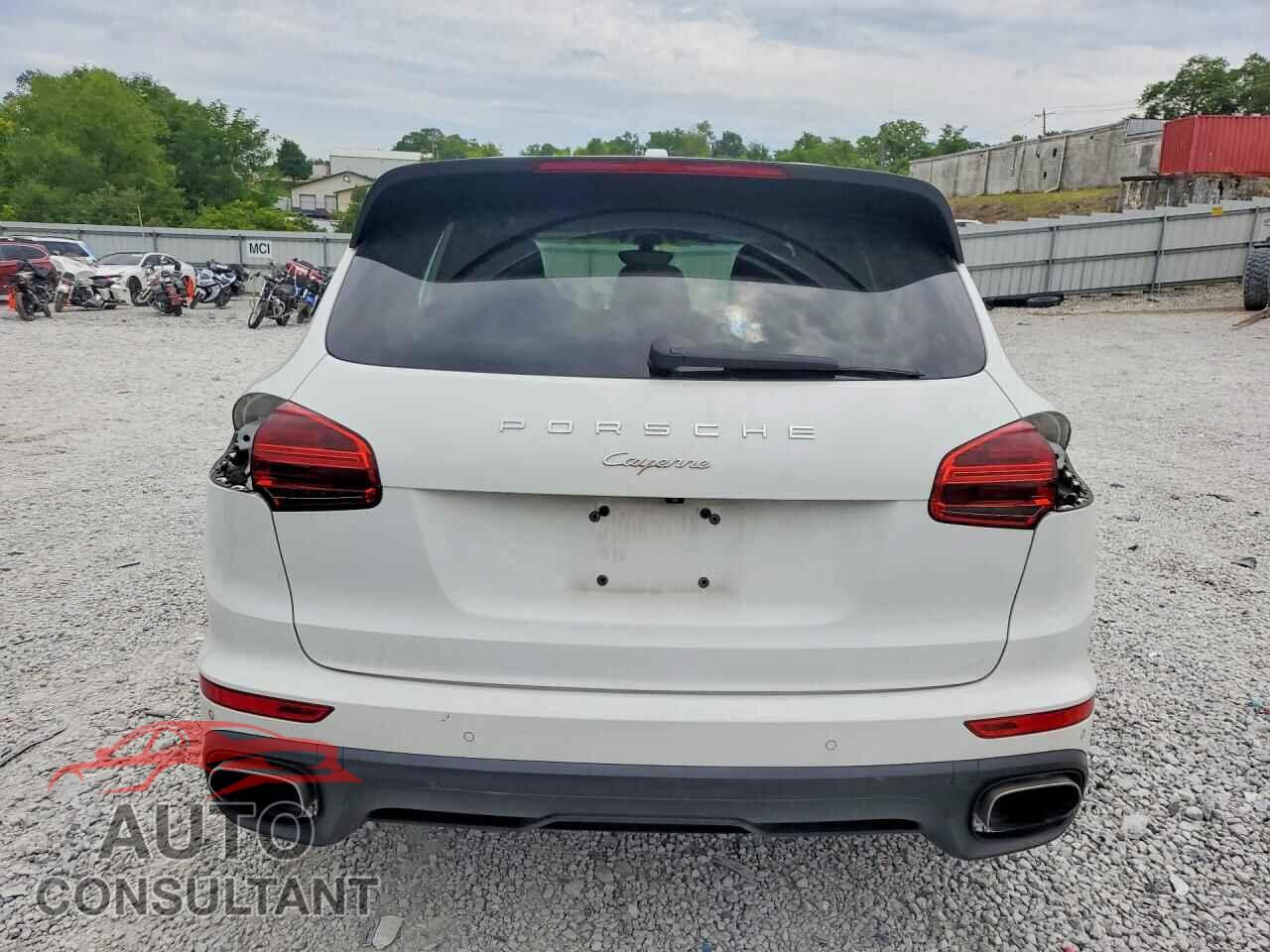 PORSCHE CAYENNE 2016 - WP1AA2A2XGLA09096
