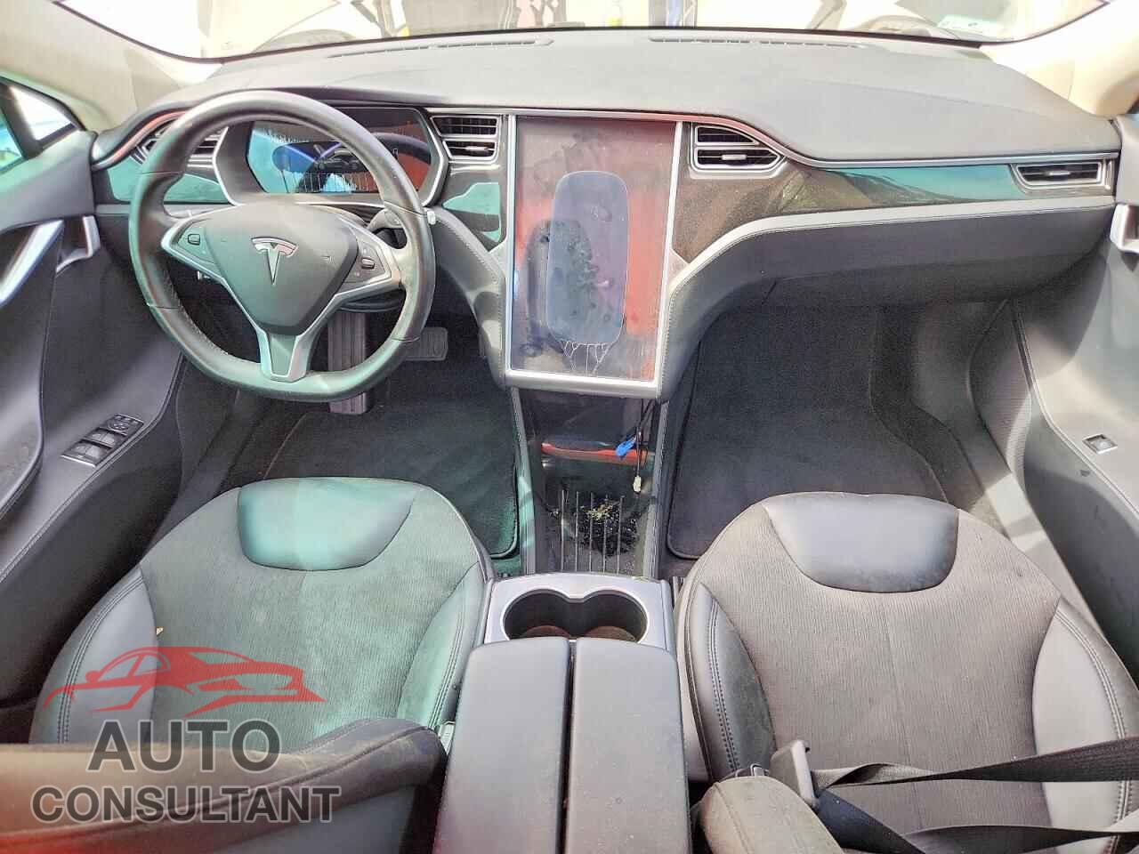 TESLA MODEL S 2015 - 5YJSA1E23FF110220