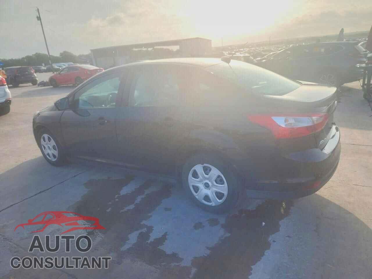 FORD FOCUS 2014 - 1FADP3E28EL348634