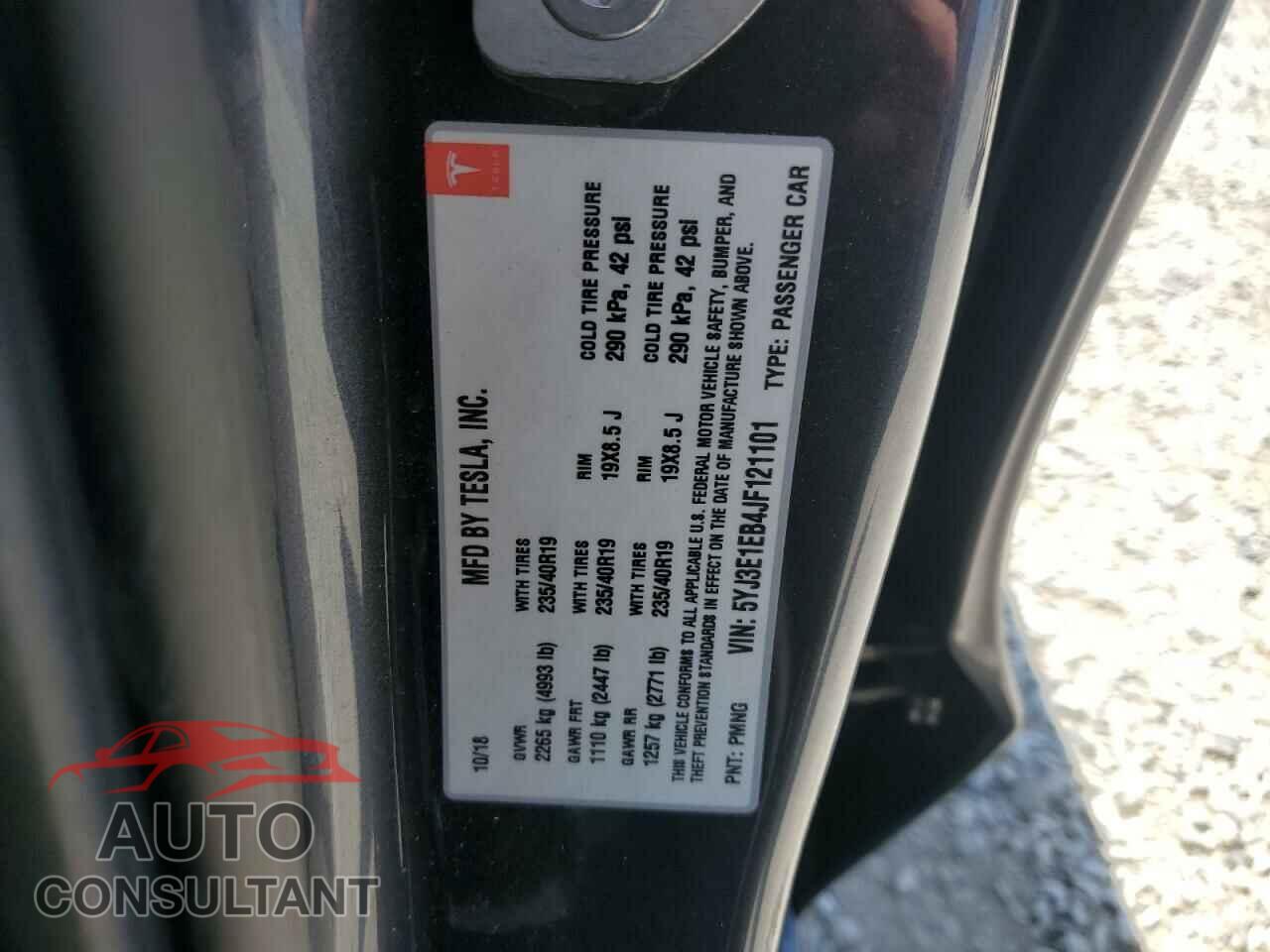 TESLA MODEL 3 2018 - 5YJ3E1EB4JF121101