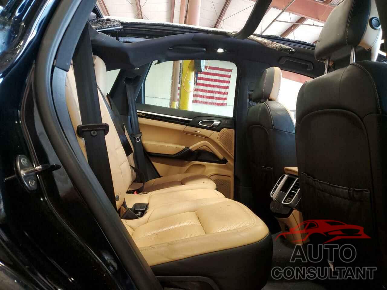 PORSCHE CAYENNE 2016 - WP1AA2A29GLA09185