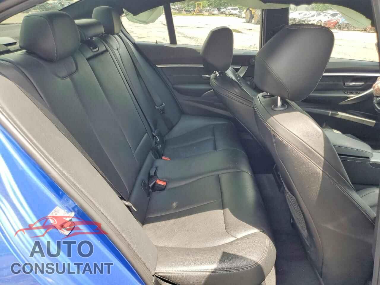 BMW 3 SERIES 2018 - WBA8B7C59JA585652