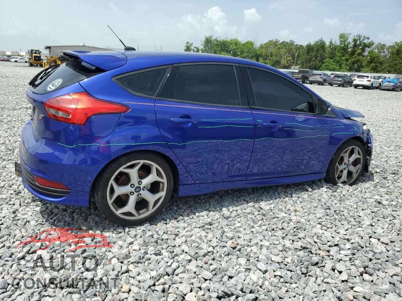 FORD FOCUS 2015 - 1FADP3L94FL238620