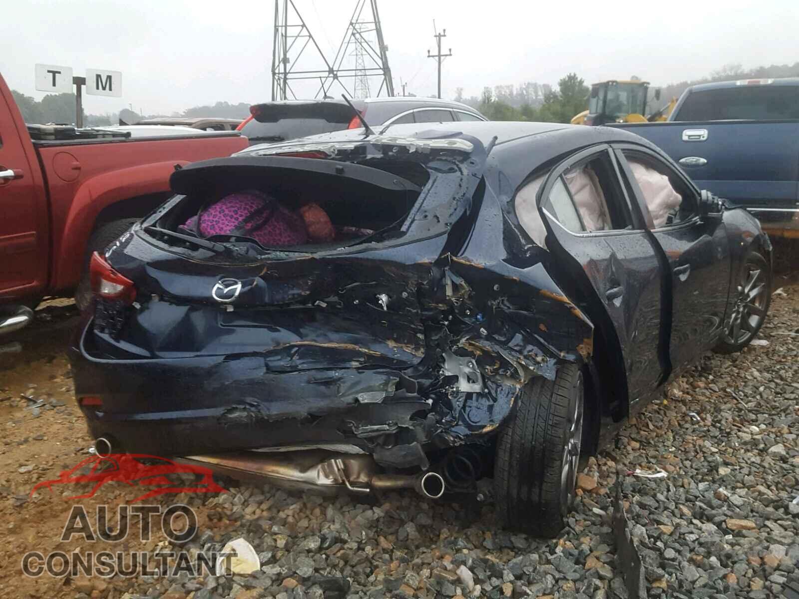 MAZDA 3 2018 - 3MZBN1L31JM184110