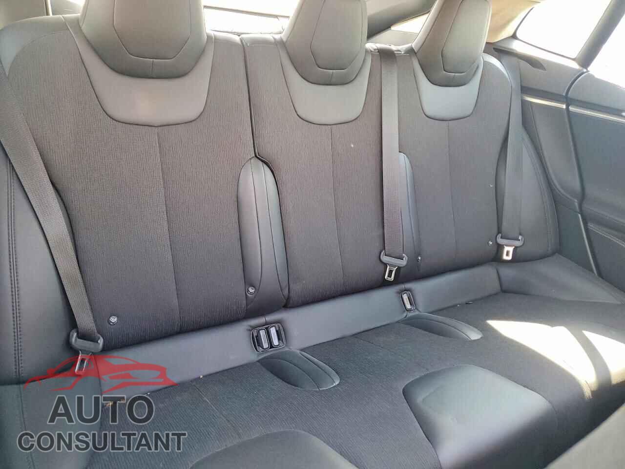 TESLA MODEL S 2015 - 5YJSA1E23FF106586