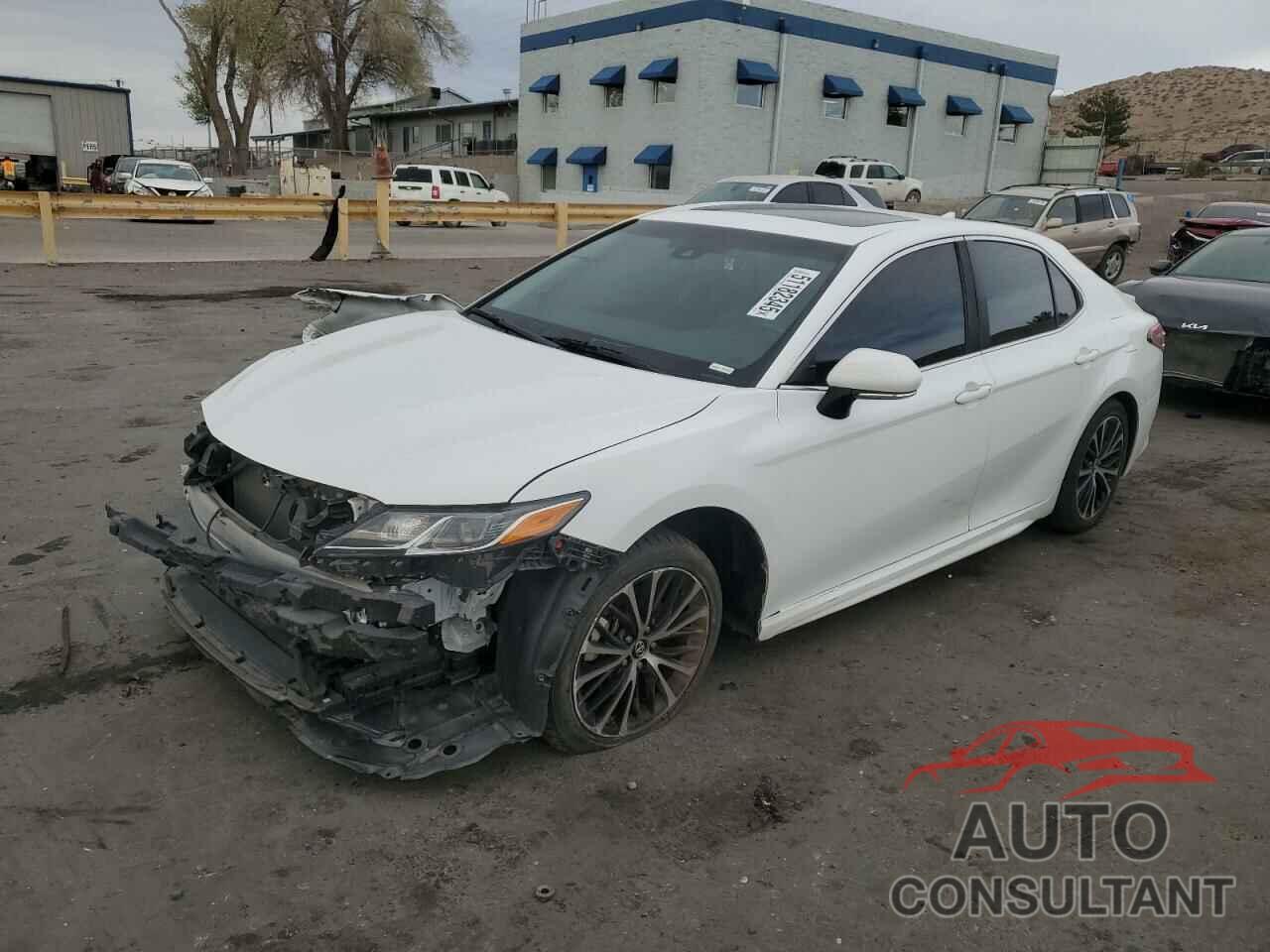 TOYOTA CAMRY 2018 - 4T1B11HK8JU091865