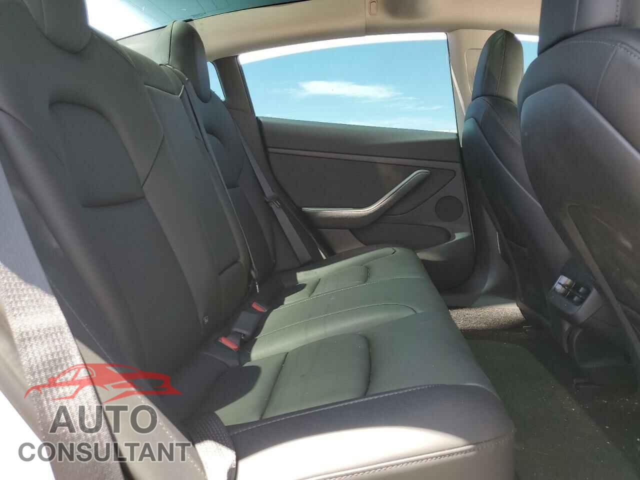 TESLA MODEL 3 2022 - 5YJ3E1EA3NF250038