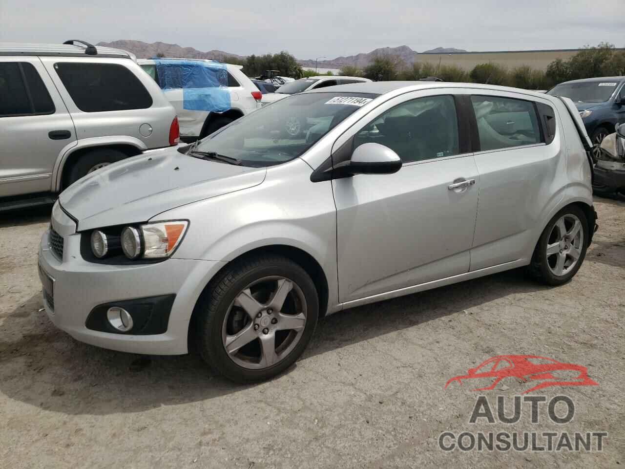 CHEVROLET SONIC 2016 - 1G1JE6SB8G4152899