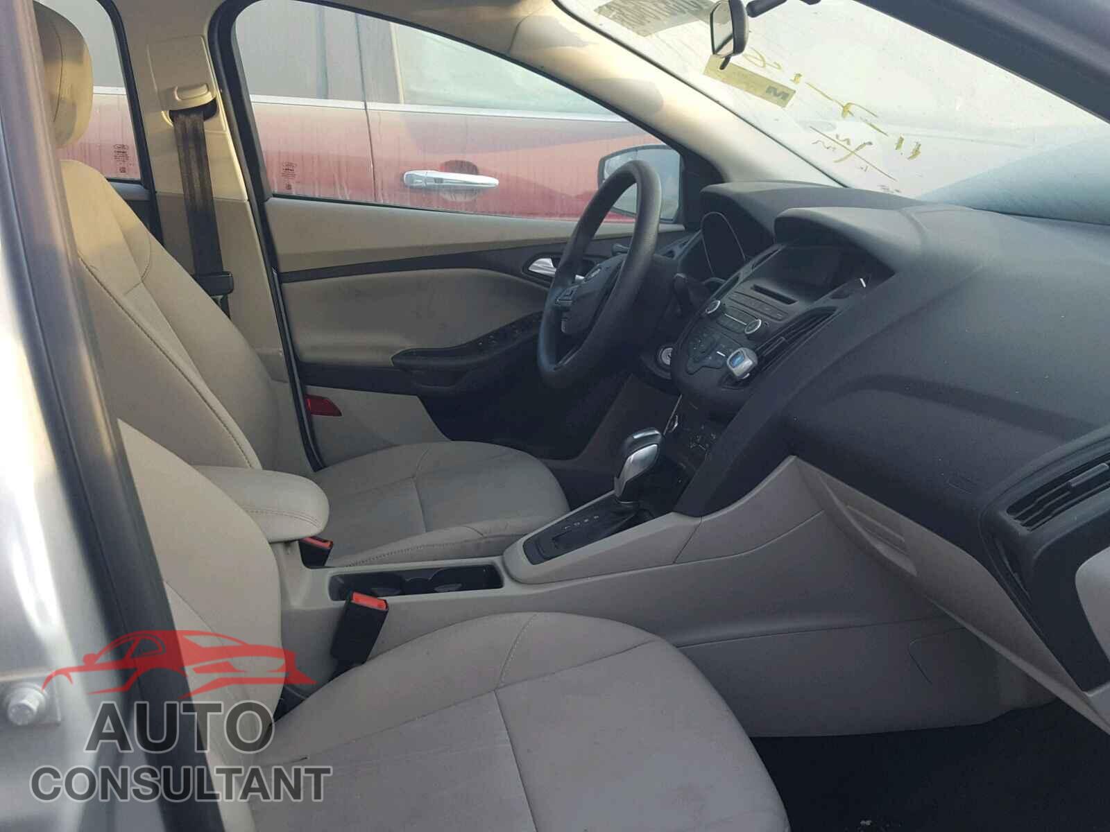FORD FOCUS SE 2016 - 1FADP3F22GL254699
