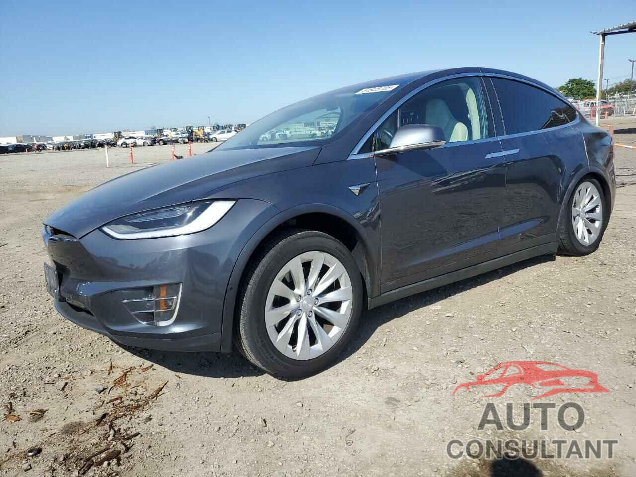 TESLA MODEL X 2018 - 5YJXCAE26JF100094