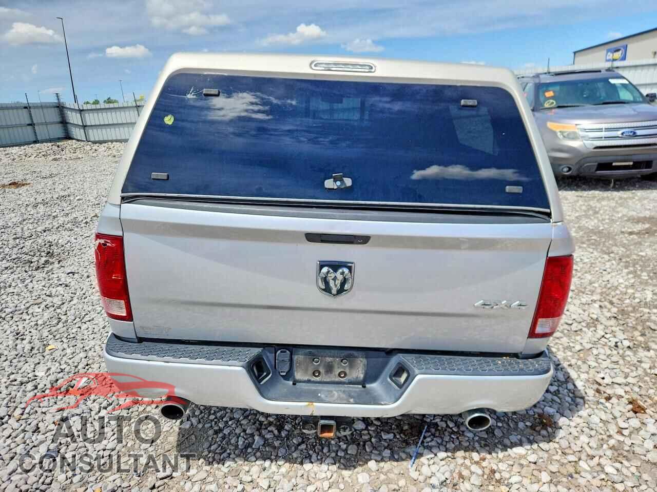 DODGE RAM 1500 2012 - 1C6RD7MT9CS187635
