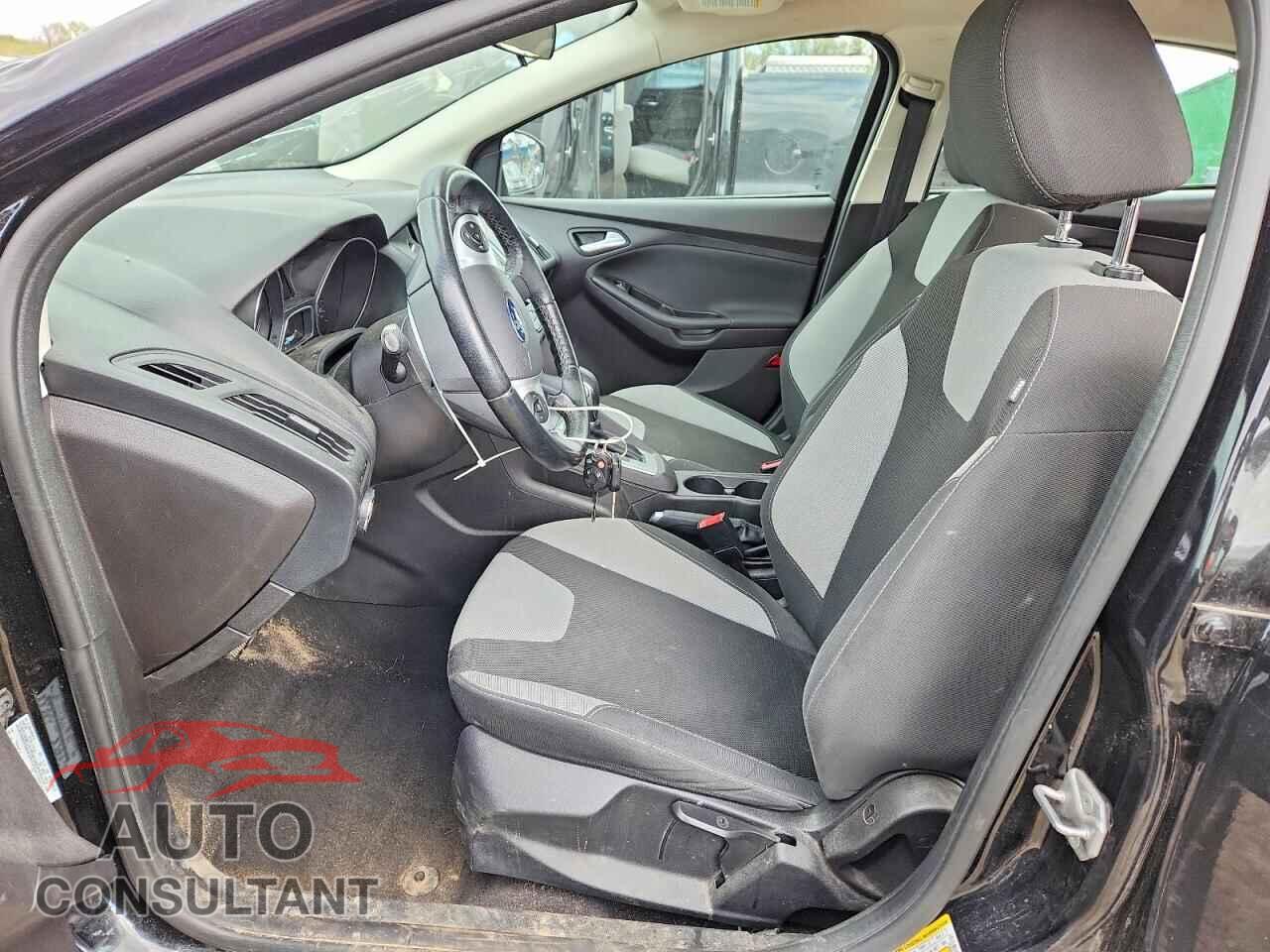FORD FOCUS 2014 - 1FADP3F28EL235944