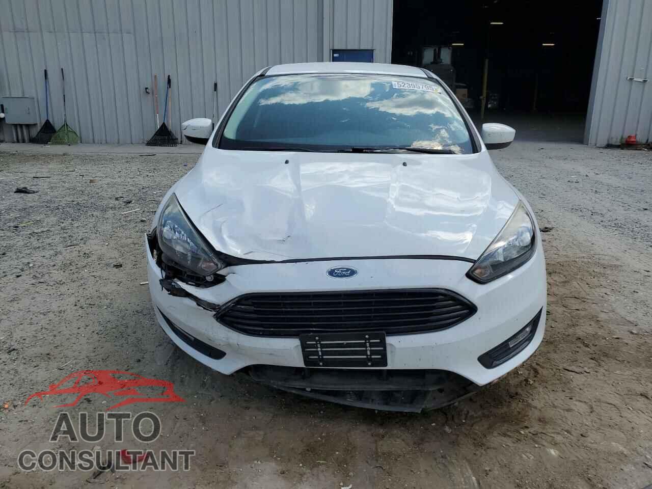 FORD FOCUS 2018 - 1FADP3FE5JL220077