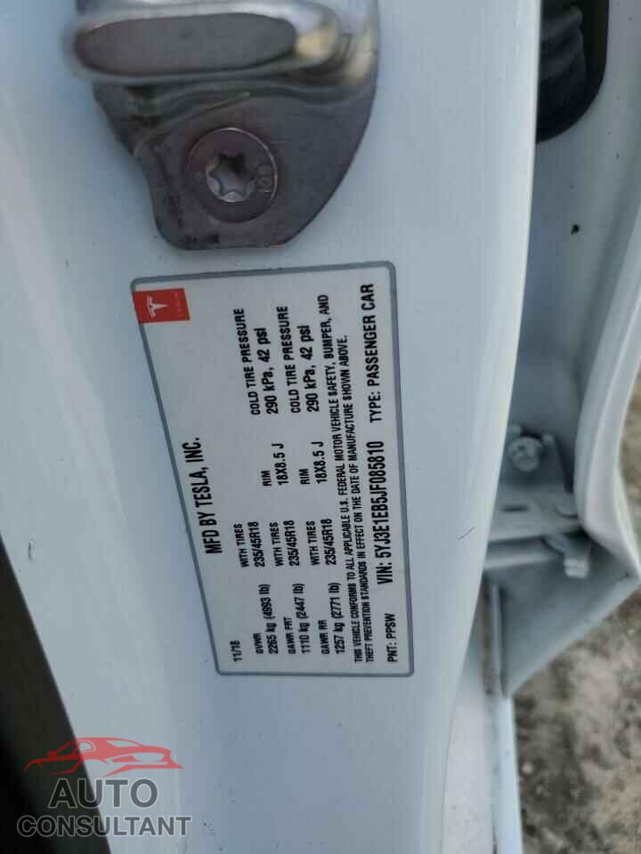 TESLA MODEL 3 2018 - 5YJ3E1EB5JF085810